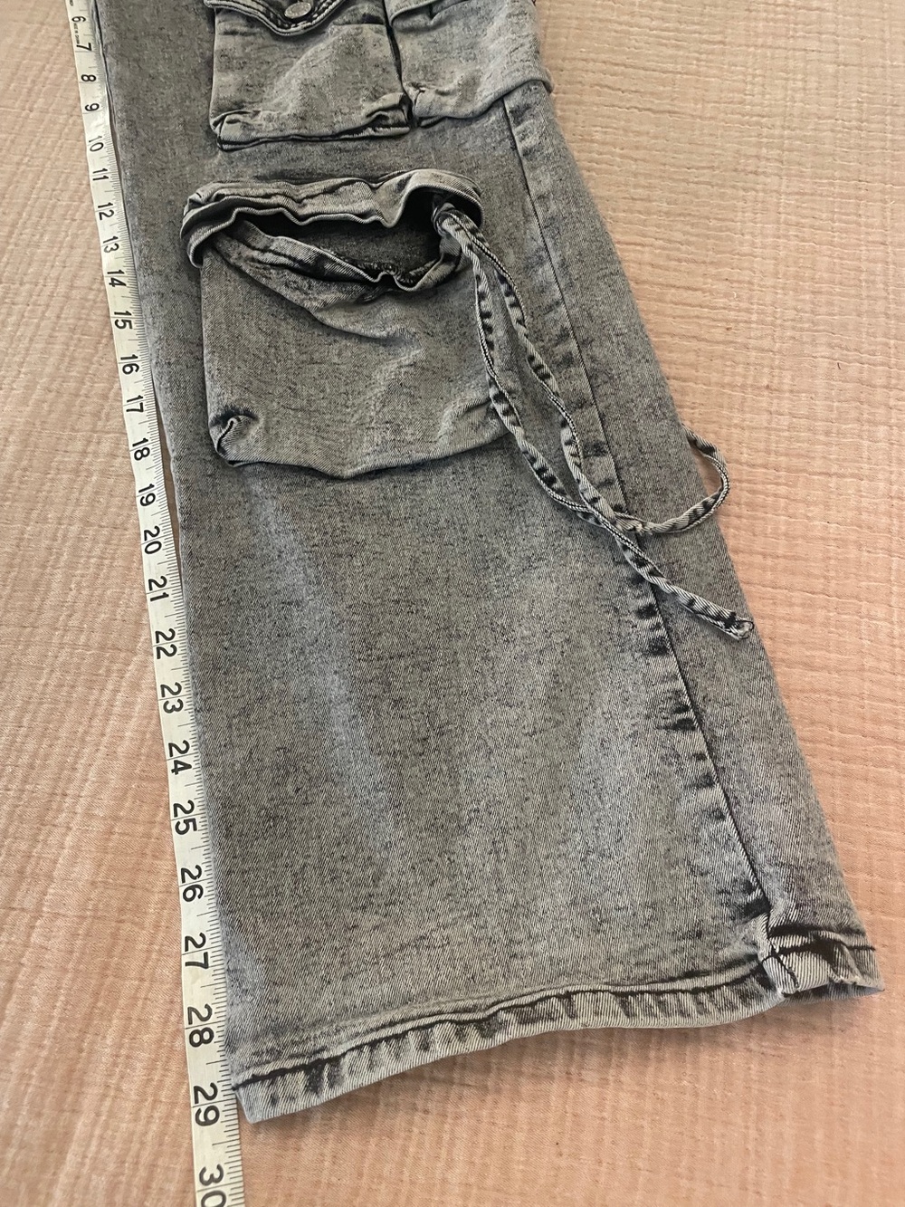 V.I.P. Jeans Black Acid Wash High Waisted‎ Flare Leg Cargo Jeans Size 13 31 - Picture 7 of 11